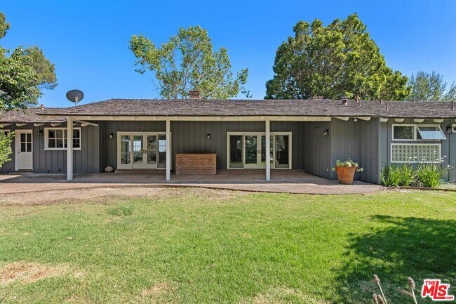 Building Photo - 6363 Sycamore Meadows Dr
