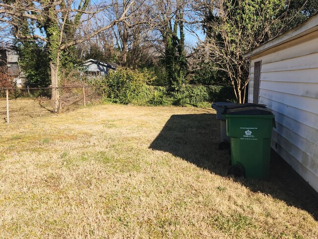 Building Photo - Nice 2 Bedroom Bungalow in Historic Hoskins