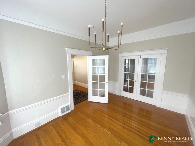 Building Photo - Spacious 4BR/2BA in Mission Terrace – San Francisco