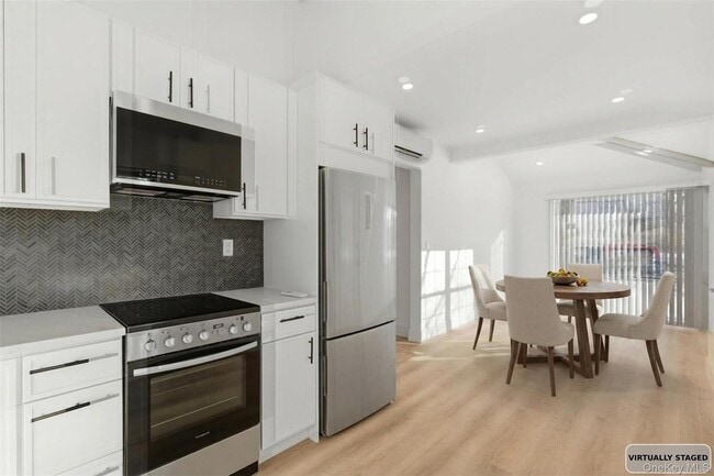 Building Photo - 134 E Main St