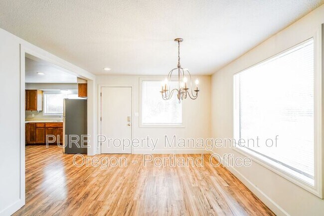 Building Photo - 32125 SE Hinman Ave