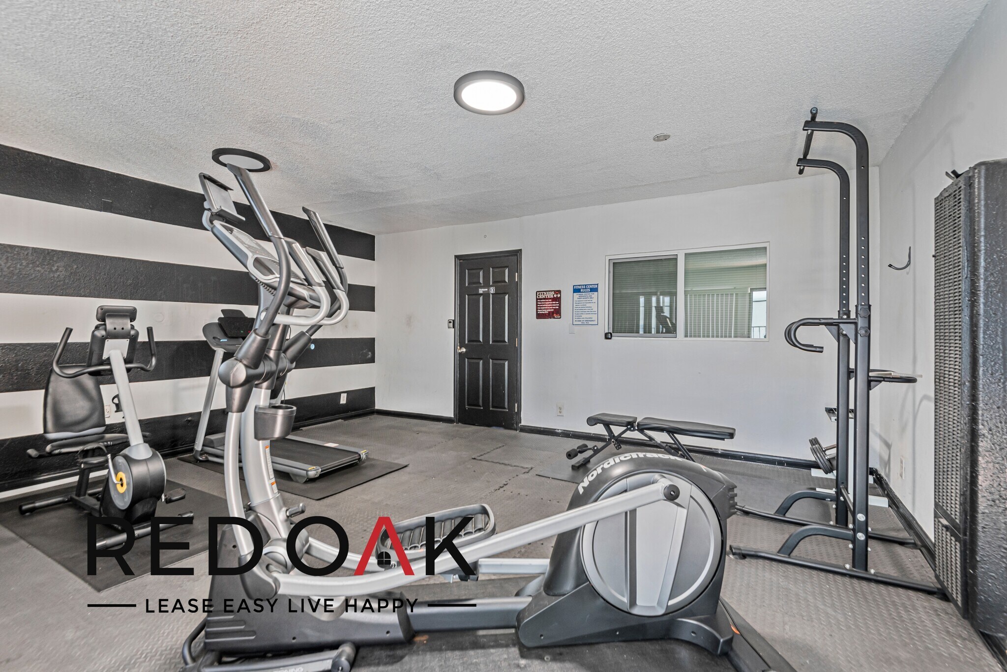 Building Photo - 5119 Fountain Ave