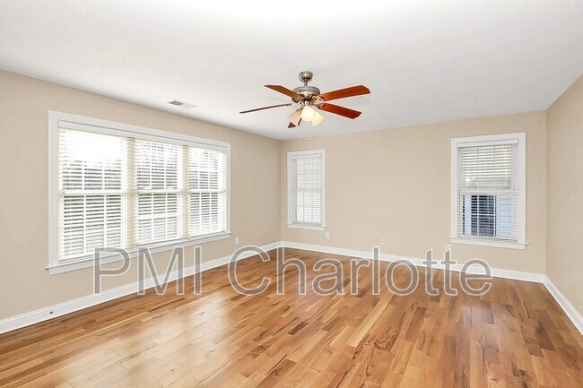 Building Photo - 14308 Harvington Dr