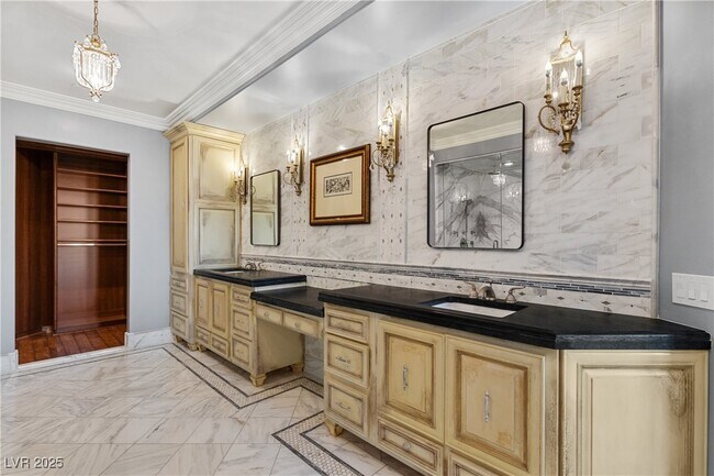 Building Photo - 9101 Alta Dr