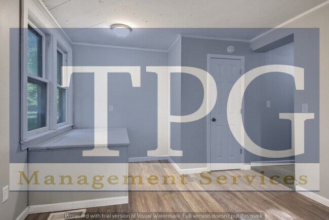 Building Photo - Beautiful, Pet Friendly, Newly Renovated Home in Independence MO!