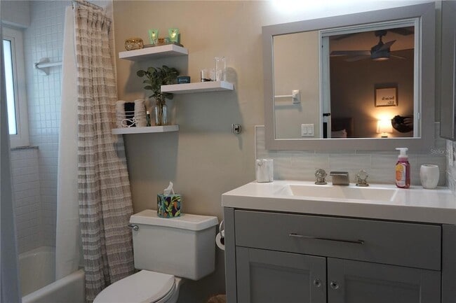 Building Photo - 534 Pinellas Bayway S