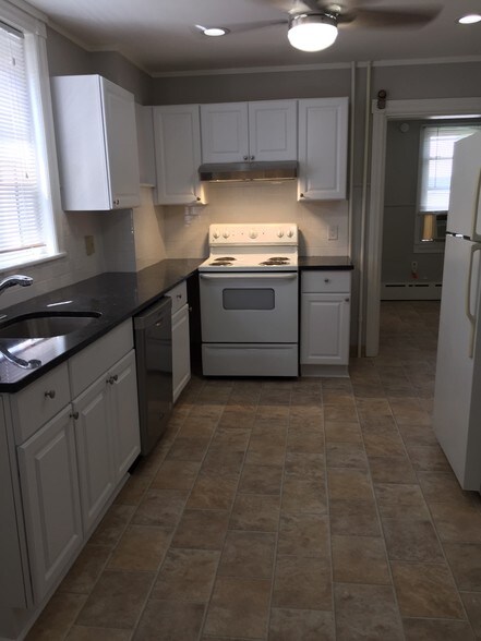 Kitchen - 108 W 6th Ave