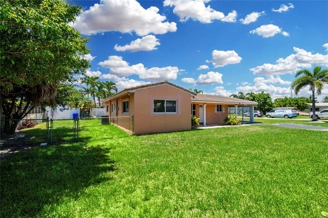 Building Photo - 4511 Sea Grape Dr