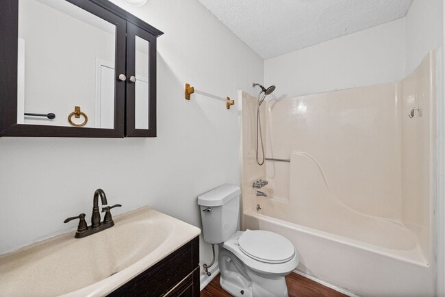 Building Photo - 105 Greenland Ct
