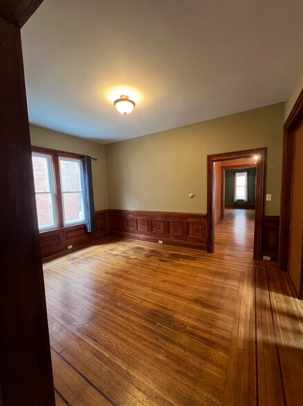 Living Room - 164 Edward St