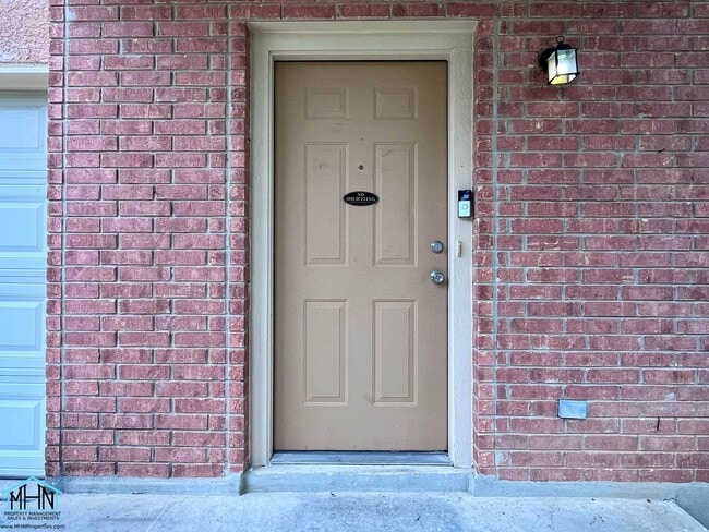 Building Photo - Bright and Inviting 2-Story home, conveniently located near to Randolph AFB and SAMMC!