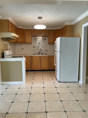 Building Photo - 900 Aleta St