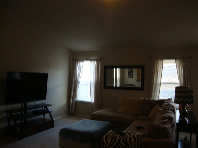 Building Photo - Solana Ridge