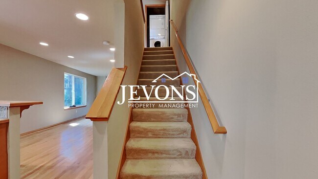 Building Photo - Coming soon! Charming two-story condo with two master suites - Pet Friendly!