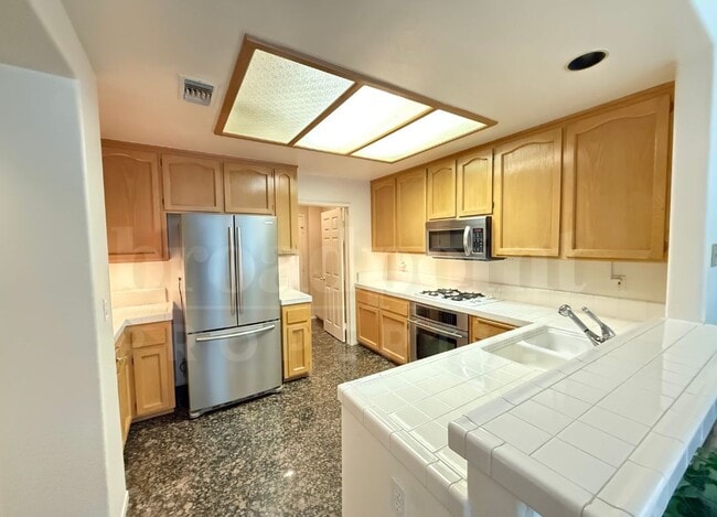 Building Photo - 12640 Springbrook Dr