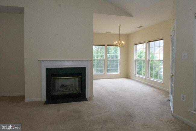 Building Photo - 4139 Fountainside Ln