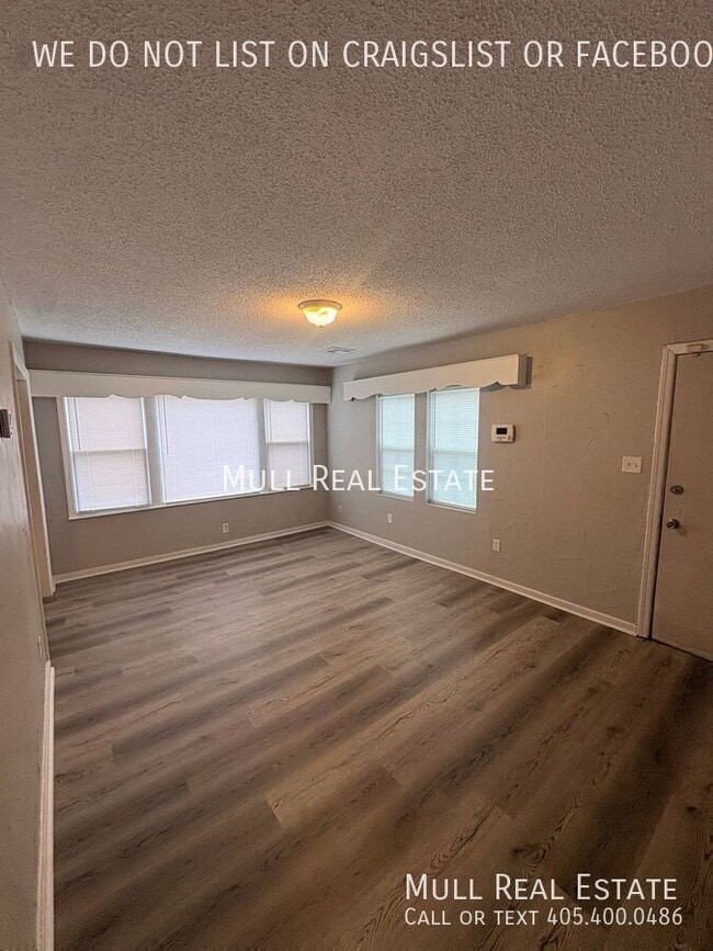 Building Photo - 1041 N Tabor Dr