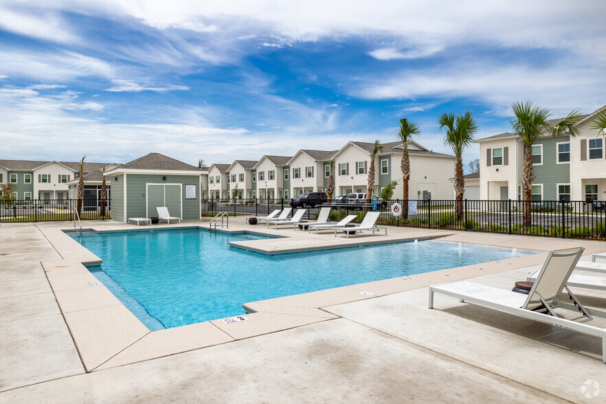 Primary Photo - Las Colinas Townhomes