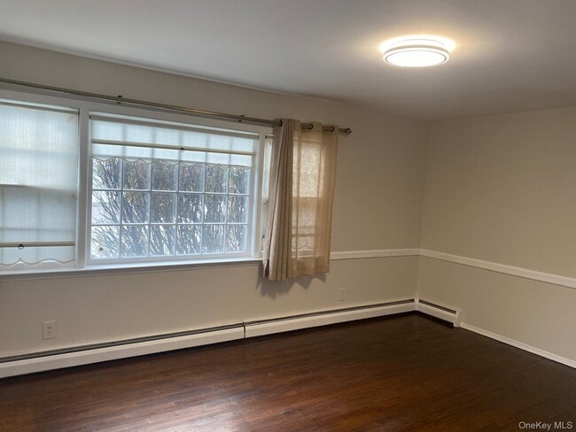 Building Photo - 100 Kings Ave