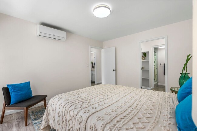 Building Photo - Coty Tower 703