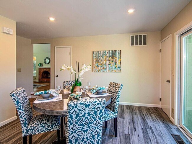 Building Photo - Spacious 5-Bedroom Home in Prime Sunnyvale...
