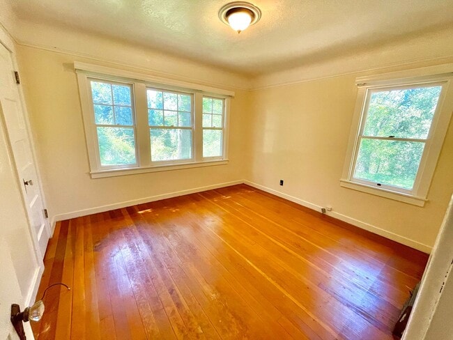Building Photo - 3 Bedroom 1 bath home in Nevada City