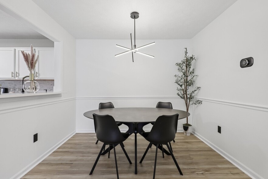 Building Photo - 2209 Hunters Run Dr