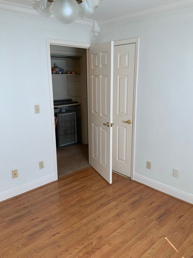 Building Photo - 971 Manningham Rd