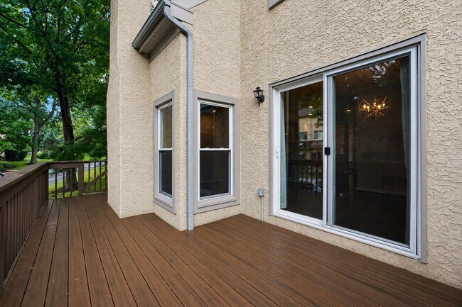 Building Photo - 1604 Cotswald Ct
