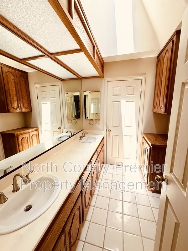 Building Photo - 7067 Llama St