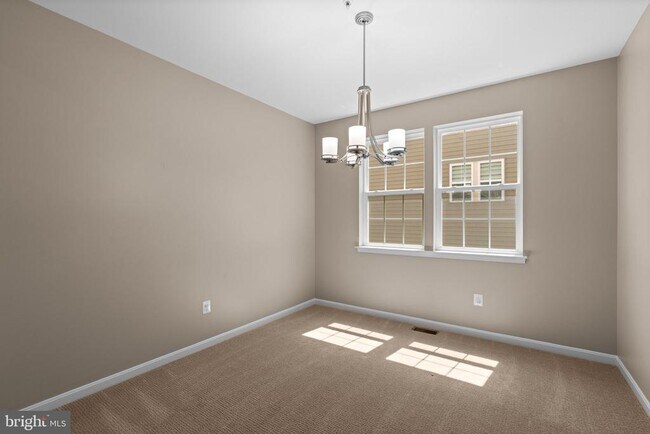 Building Photo - 920 St Martins Loop