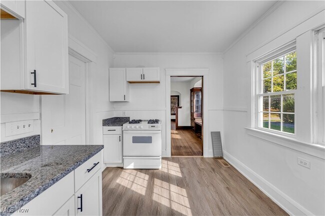 Building Photo - 4654 E 93rd St