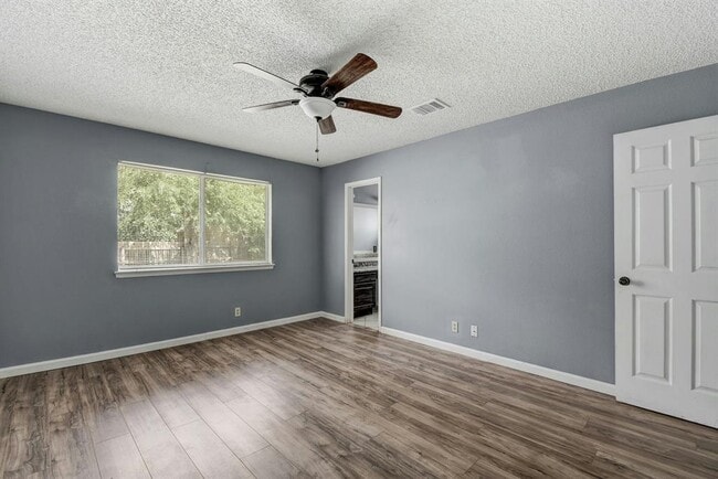 Building Photo - 16908 Ardisia Dr