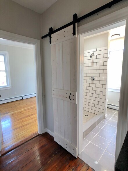 Building Photo - 373 Wickenden St