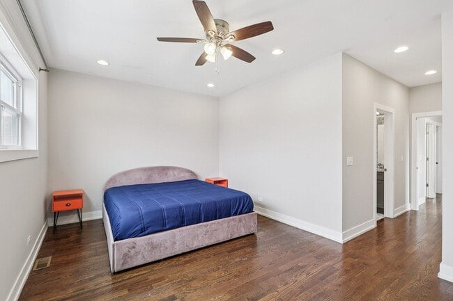 Building Photo - 3516 W Hirsch St