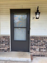 Building Photo - 39-39 Rushwood Dr