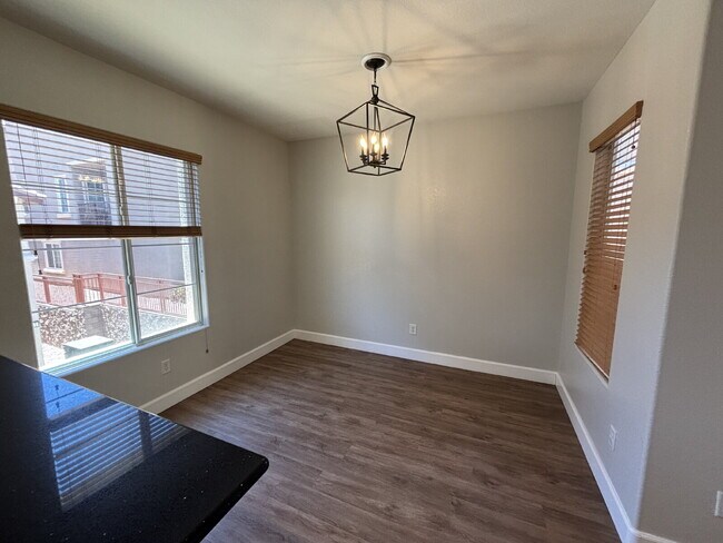 Building Photo - 3 Bed 3.5 Bath Summerlin - MOVE IN SPECIAL