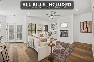 Building Photo - 6501 Columbia Oaks Ct