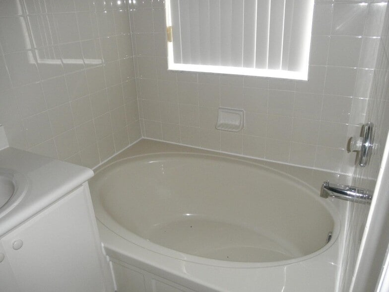 Building Photo - 2314 Shoma Ln