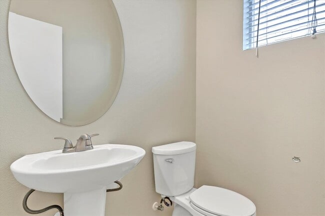 Building Photo - 215 Grange St