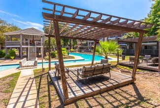 Building Photo - Bellaire Oasis at Oakwell {20211222}