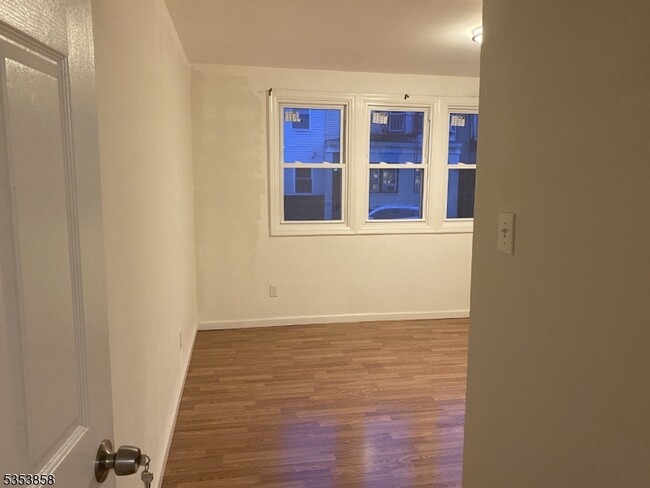 Building Photo - 83 4th St