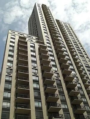 Building Photo - 171 E 84th St