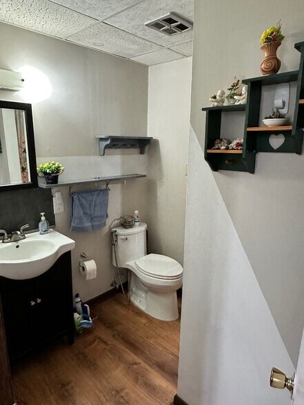 Building Photo - 923 Abbiegail Dr