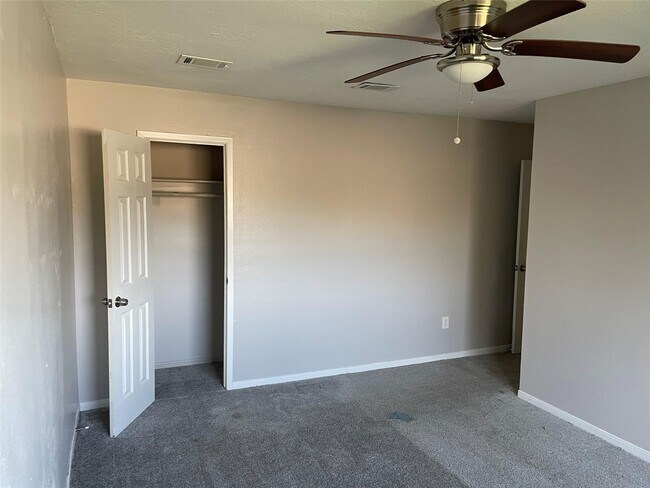 Building Photo - 24118 Spring Mill Ln