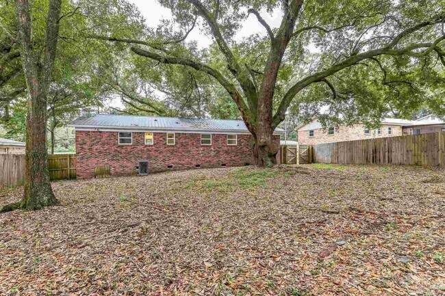 Building Photo - 851 Barksdale St