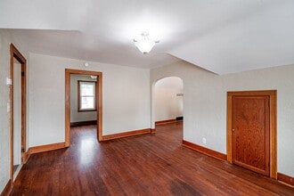 Building Photo - ds1917
