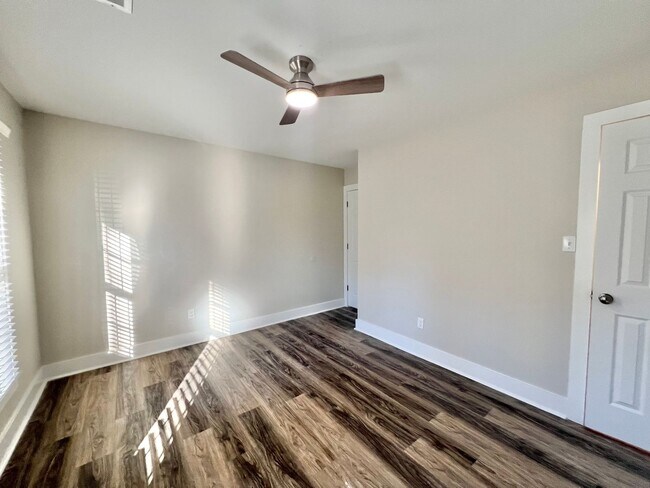 Building Photo - **OFFERING WAIVED APPLICATION FEES & $100 ...