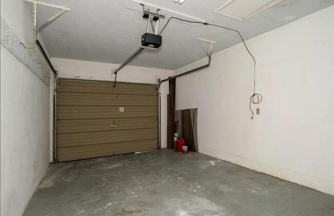 Building Photo - 209 S Lee St