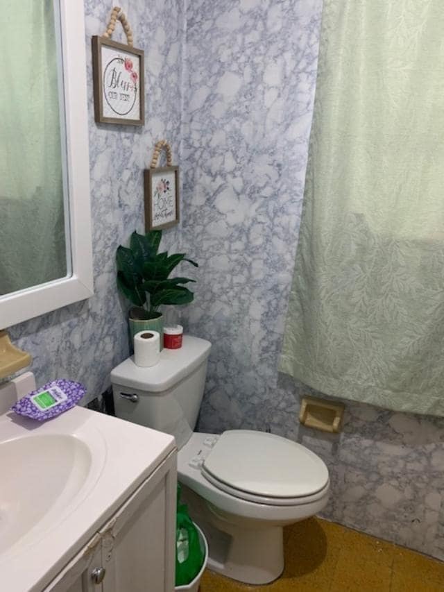 Building Photo - 14-16-16 E 41st St